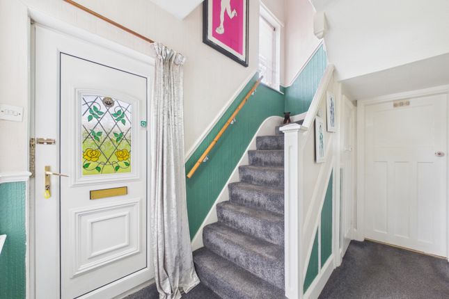 108, Carrfield Avenue, Nottingham photo 2