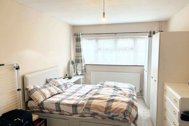 9 Scott Road, Crawley photo 3