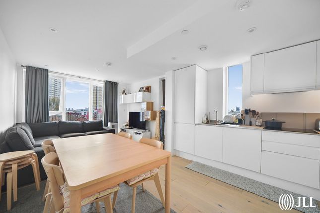 Flat 12, 102, West Ham Lane, London photo 2