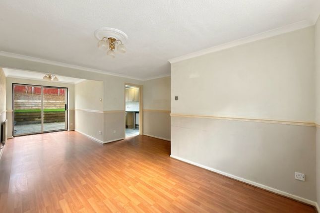 84, Cefn Close, Pontypridd photo 3