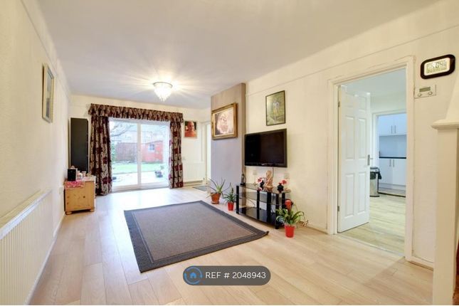 Thumbnail Semi-detached house to rent in Mill Way, Mill End, Rickmansworth
