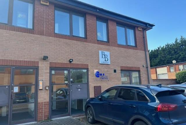 Light industrial to let in Carrera House, Gatehouse Close, Aylesbury, Bucks