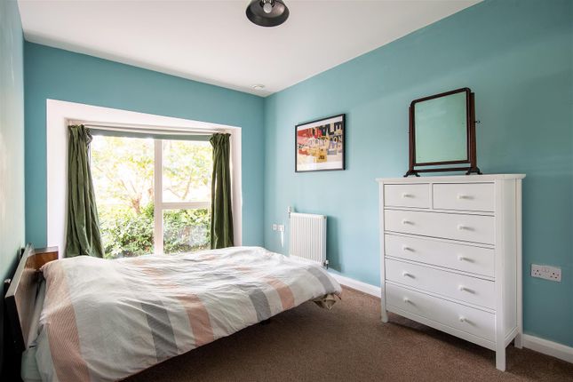 10, William Marshall Close, Walthamstow photo 4