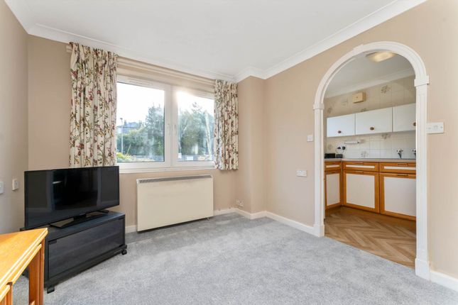Elphinstone Court, Kilmacolm photo 4