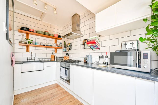 Thumbnail Flat to rent in Arlingford Road, Brixton, London