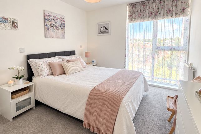 Flat 12, Printworks Apartments, Press Road, London photo 4