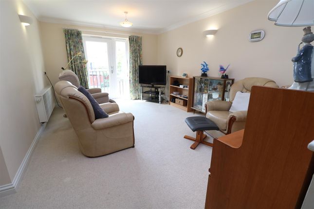 19, Florence Court, Trowbridge photo 2