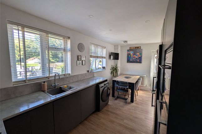 26, Fisher Avenue, Gloucestershire photo 3