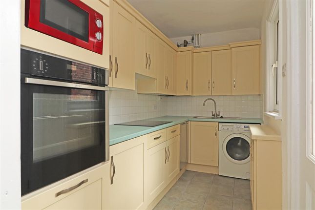 7, Alpine Road, Redhill photo 4