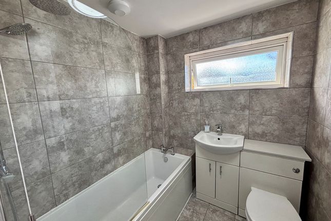 205, Newcastle upon Tyne photo 4