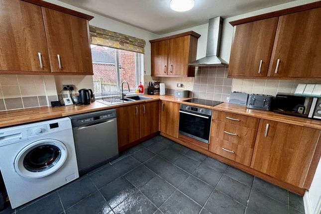 12, Harvest Hill, Swadlincote photo 3