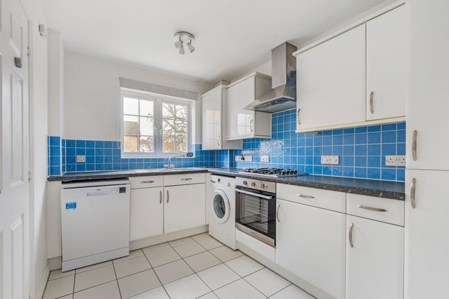8 The Meadows, Chichester photo 3