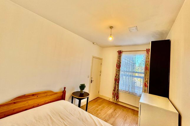 Nags Head Road, Enfield photo 2