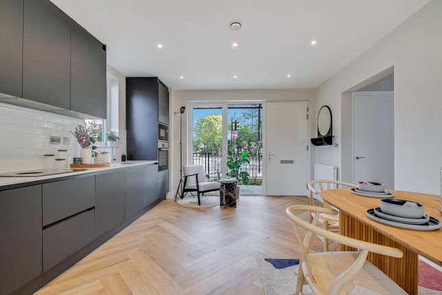 Granville Mews, 553-563, High Road, London photo 4