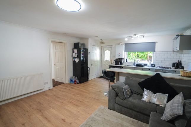 9C, Holytown Road, Bellshill photo 3