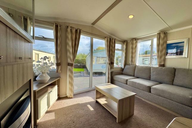 28, Whalley Villa Holiday Park, Whalley Lane, Blackpool photo 3