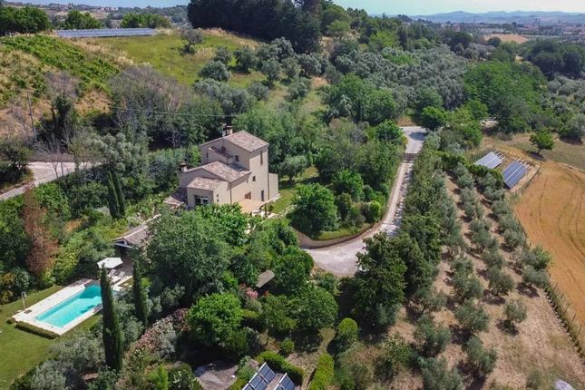 Villa for sale in Jesi Le Marche, Jesi, 60035