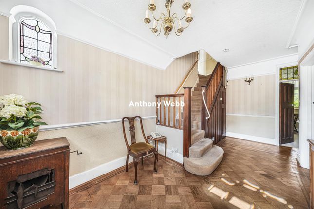 90, Bourne Hill, London photo 4