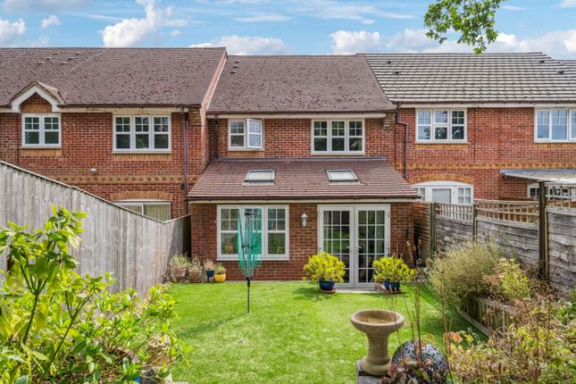 48 Saunderton Vale, High Wycombe photo 3