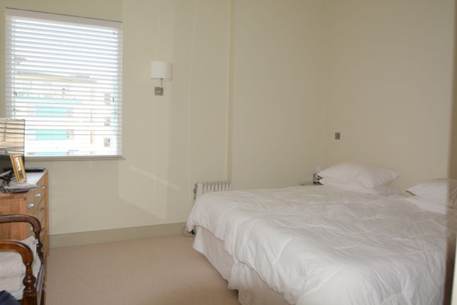 Flat for sale in Hop House, Brewery Square, Dorchester