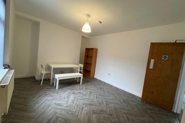 Room 1, 4 Rees Terrace, Pontypridd photo 3