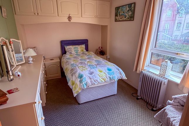33, Ashridge Court, Newbury photo 4
