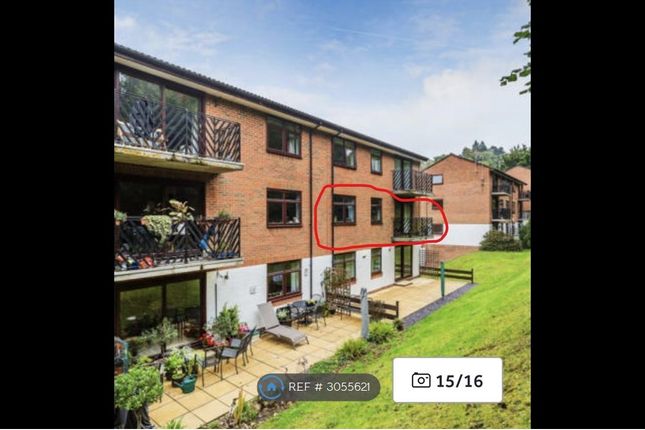 Treetops, Hillside Road, Whyteleafe photo 2