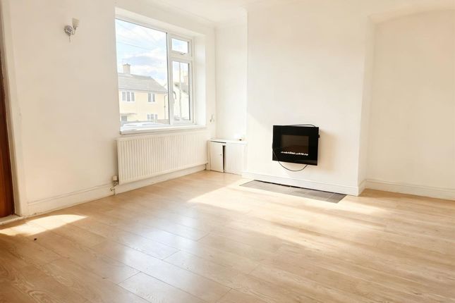 83 Ingsfield Lane, Rotherham photo 3