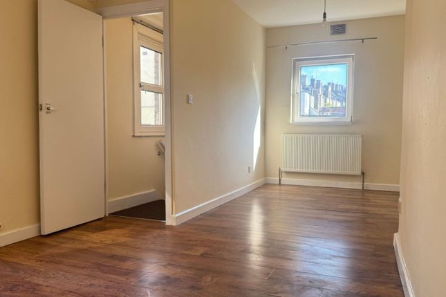 Flat 1 22A Conway Road, London photo 3