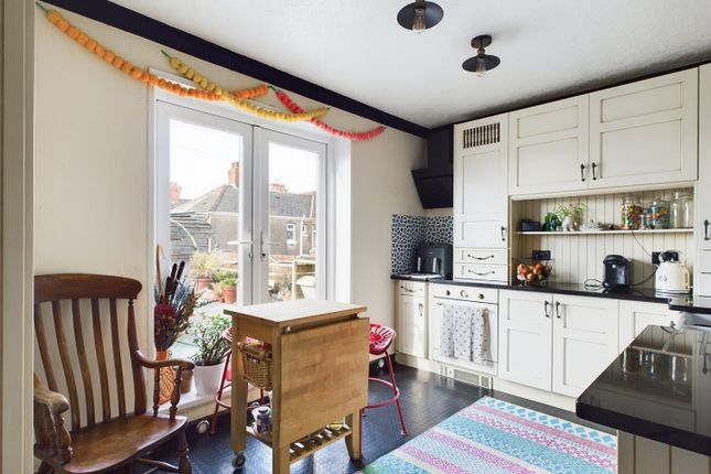 8, Eastern Promenade, Porthcawl photo 2