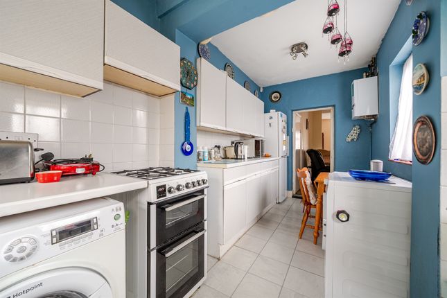 83, Brunswick Avenue, London photo 3