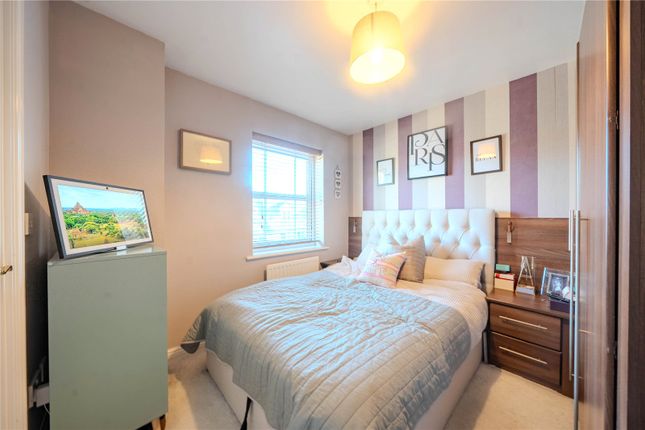 7, Gaunts Place, Pudsey photo 4