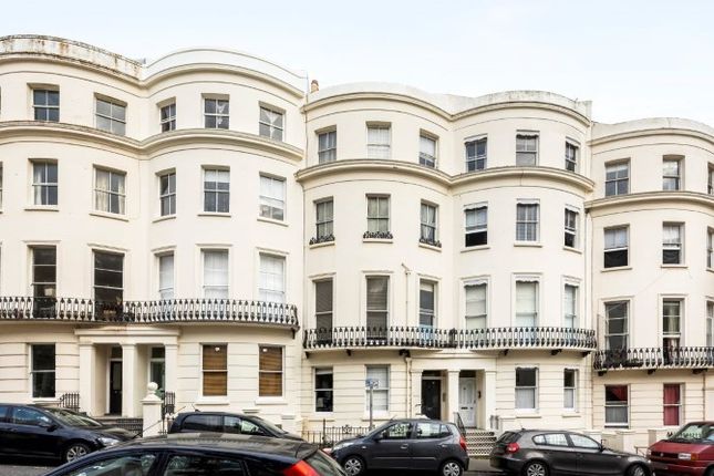 2-bed flat on Basement Flat, 76a Lansdowne Place,, Hove, £250,000