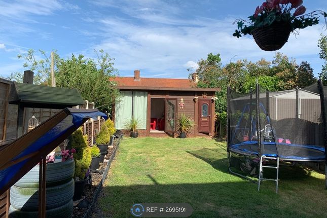 Large Garden With Split Outhouse