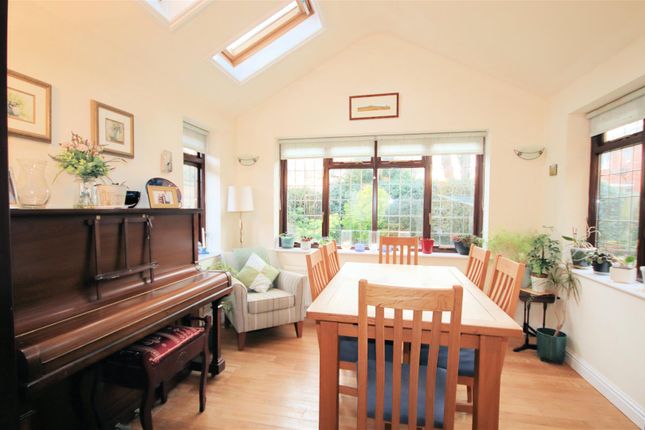47, Frenchmans Close, Toddington photo 3