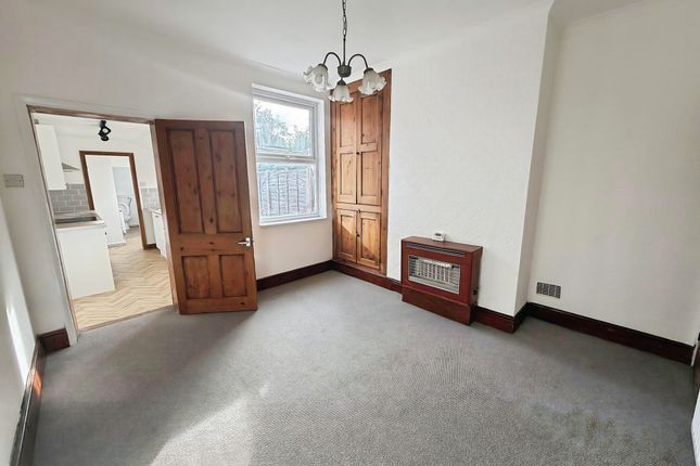 29, Northumberland Ave, Kidderminster photo 3