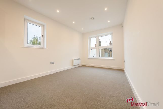 Flat for sale in Queens Road, Watford