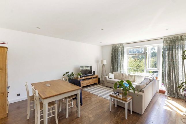 Woodville Gardens, Surbiton photo 2