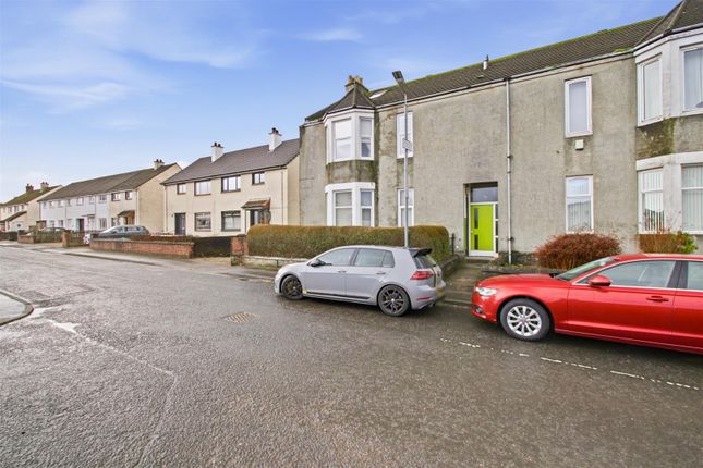 3-bed flat on 3/2, Chapelton Gardens, Dumbarton, £135,000