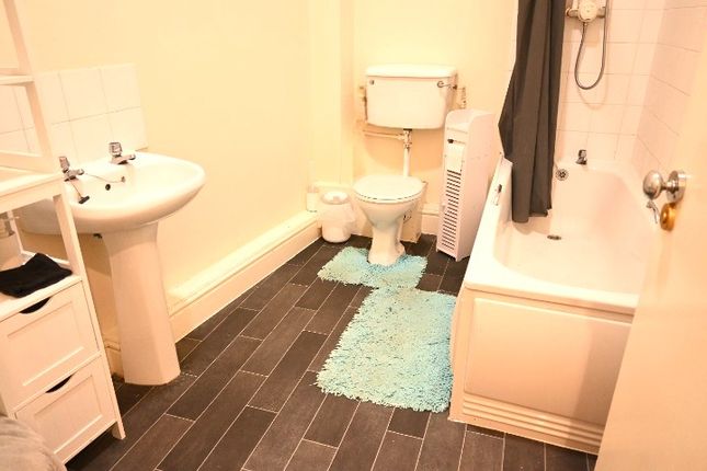 Flat 14 Changegate House, Upper Parts, Keighley photo 5