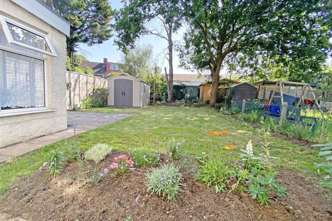 46, Rugby Gardens, Dagenham photo 4