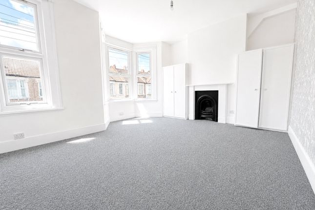 17, Ethnard Road, London photo 4