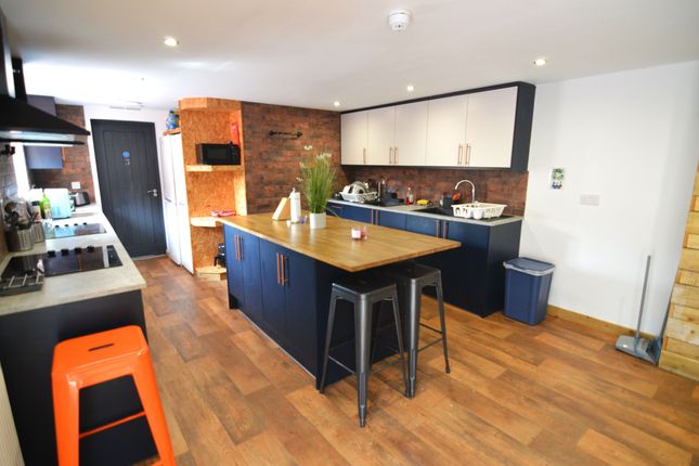 26 Eleanor Street, Grimsby photo 3