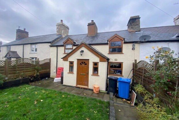 Thumbnail Cottage to rent in Bryneglwys, Corwen