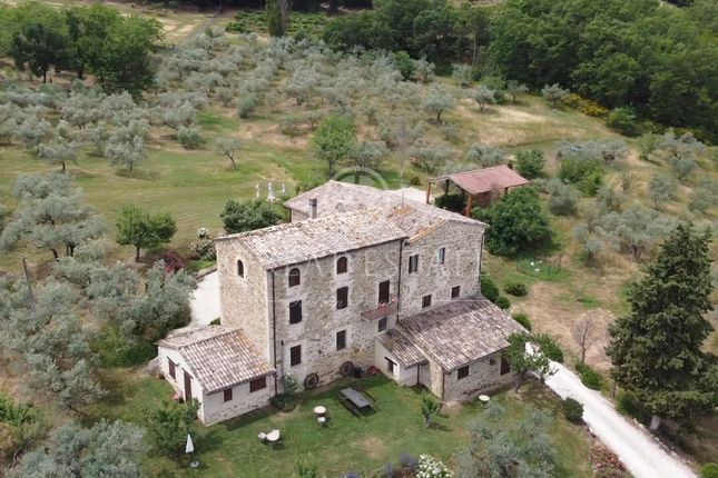 Villa for sale in Cannara, Perugia, Umbria