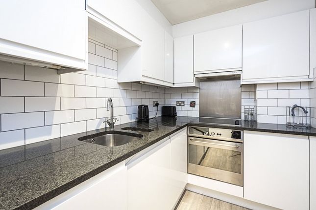 Flat 34, 388, Tollard House, London photo 4