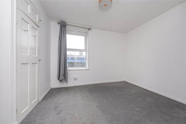 2 Byfield Court, Malden Way, New Malden photo 3