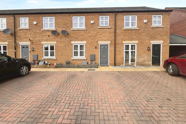 3-bed terraced on 46, Patina Way, Swadlincote, £190,000