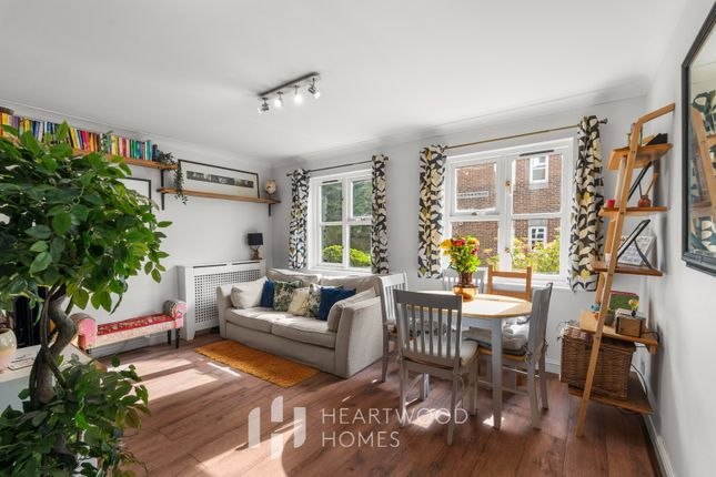7 The Brambles, Prospect Road, St. Albans photo 2