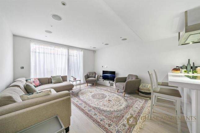 Flat to rent in Moore House, Gatliff Road, London
